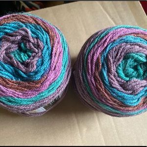 Two Caron cakes yarn in rum raisin